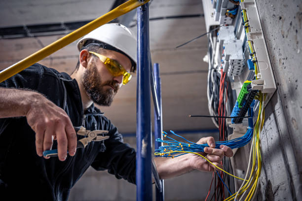 Best Electrical Contractors for Businesses  in Auburndale, FL